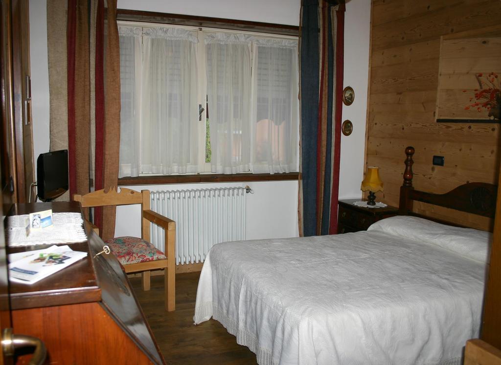 Albergo Martinet Vernante Oda fotoğraf